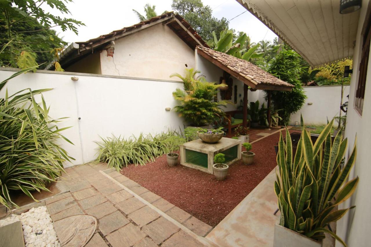 Rock Elephant Villa Hikkaduwa Exterior foto